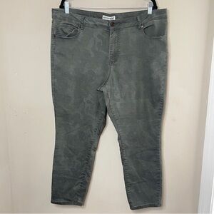 ARTISAN NY Lightweight Camo Mid Rise Stretch‎ Skinny Cropped Jeans, 20W